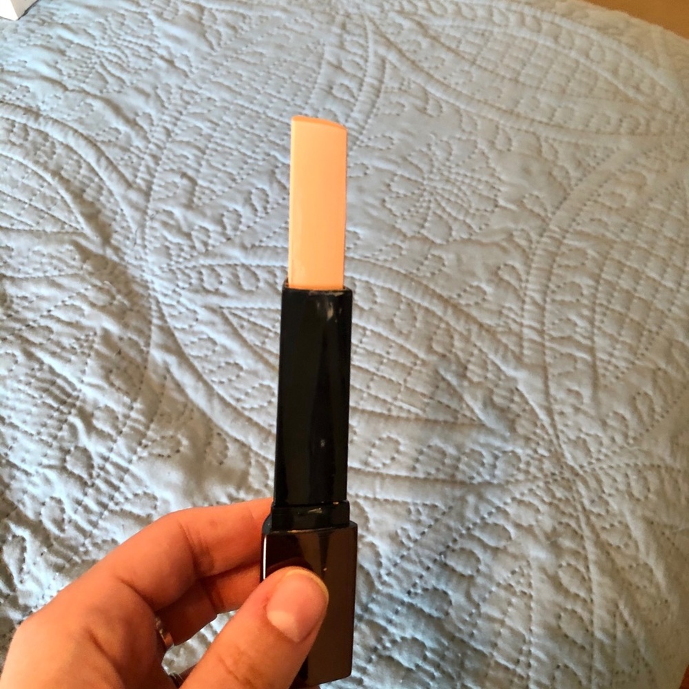 Hour glass vanish stick foundation. *3 for $20*